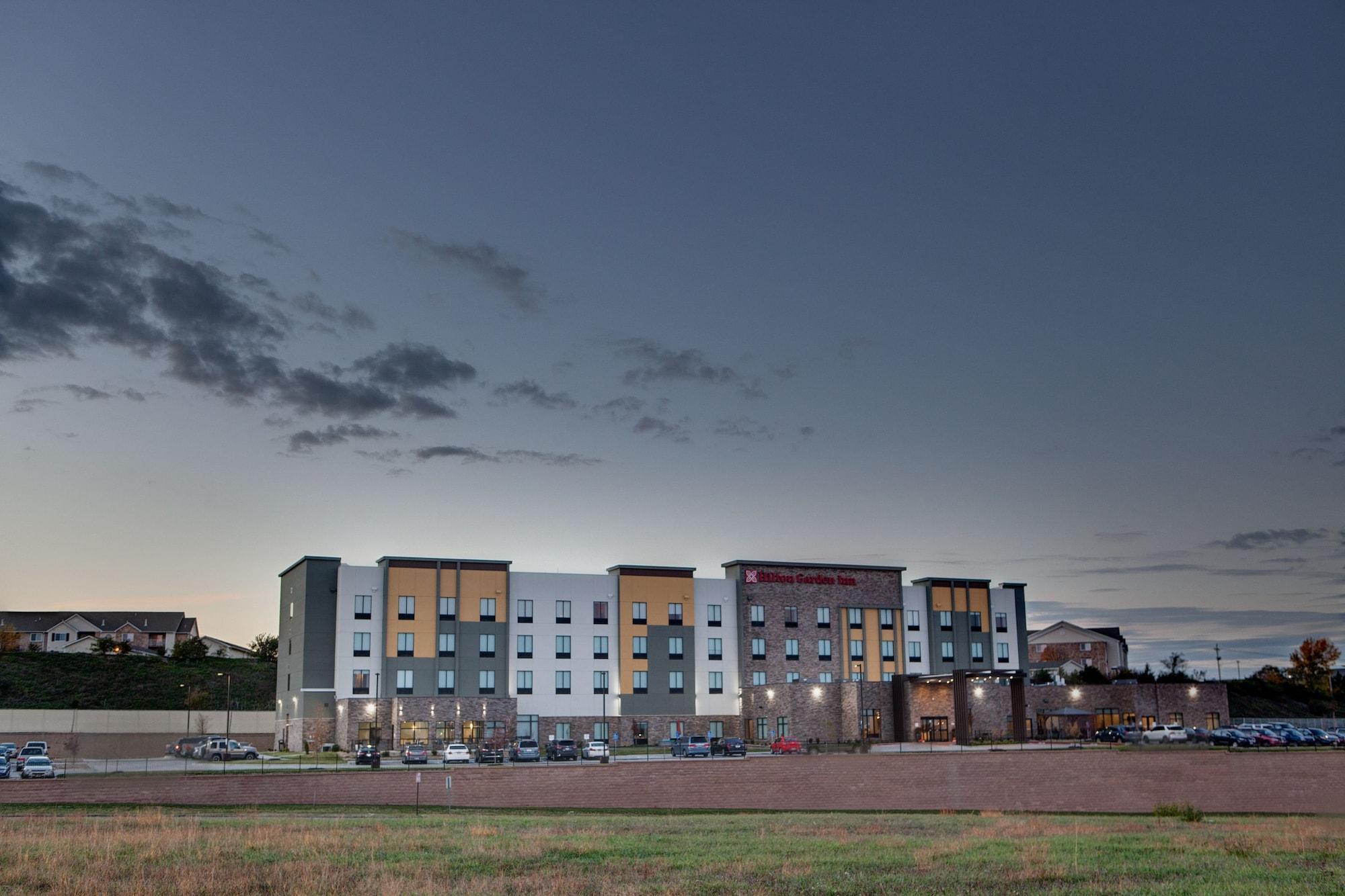 Hilton Garden Inn Топика Экстерьер фото