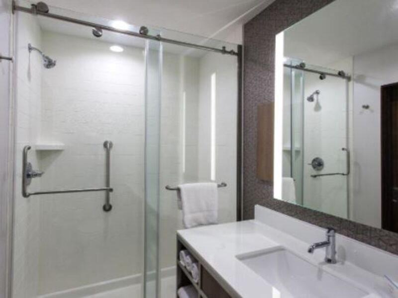 Hilton Garden Inn Топика Экстерьер фото