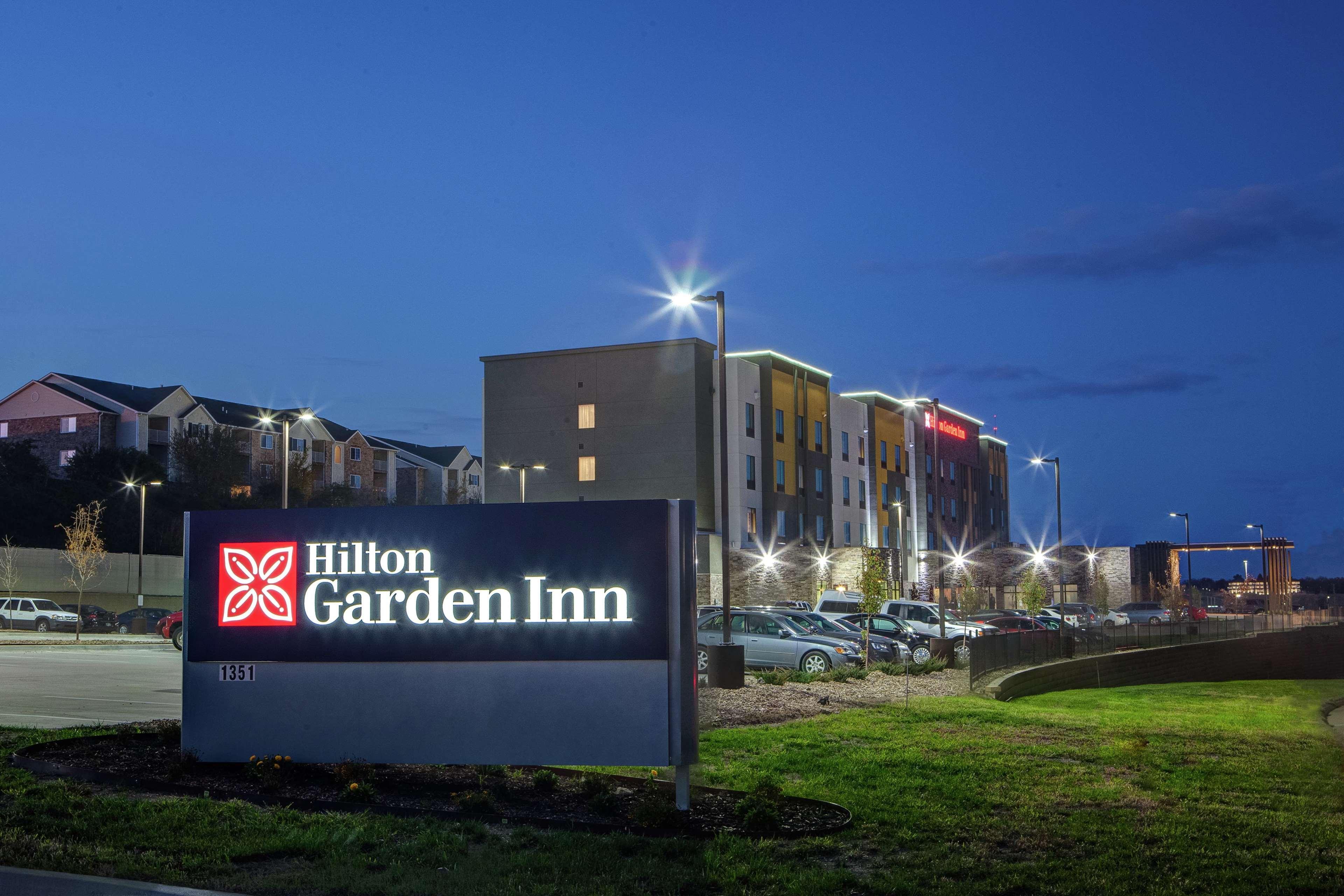Hilton Garden Inn Топика Экстерьер фото