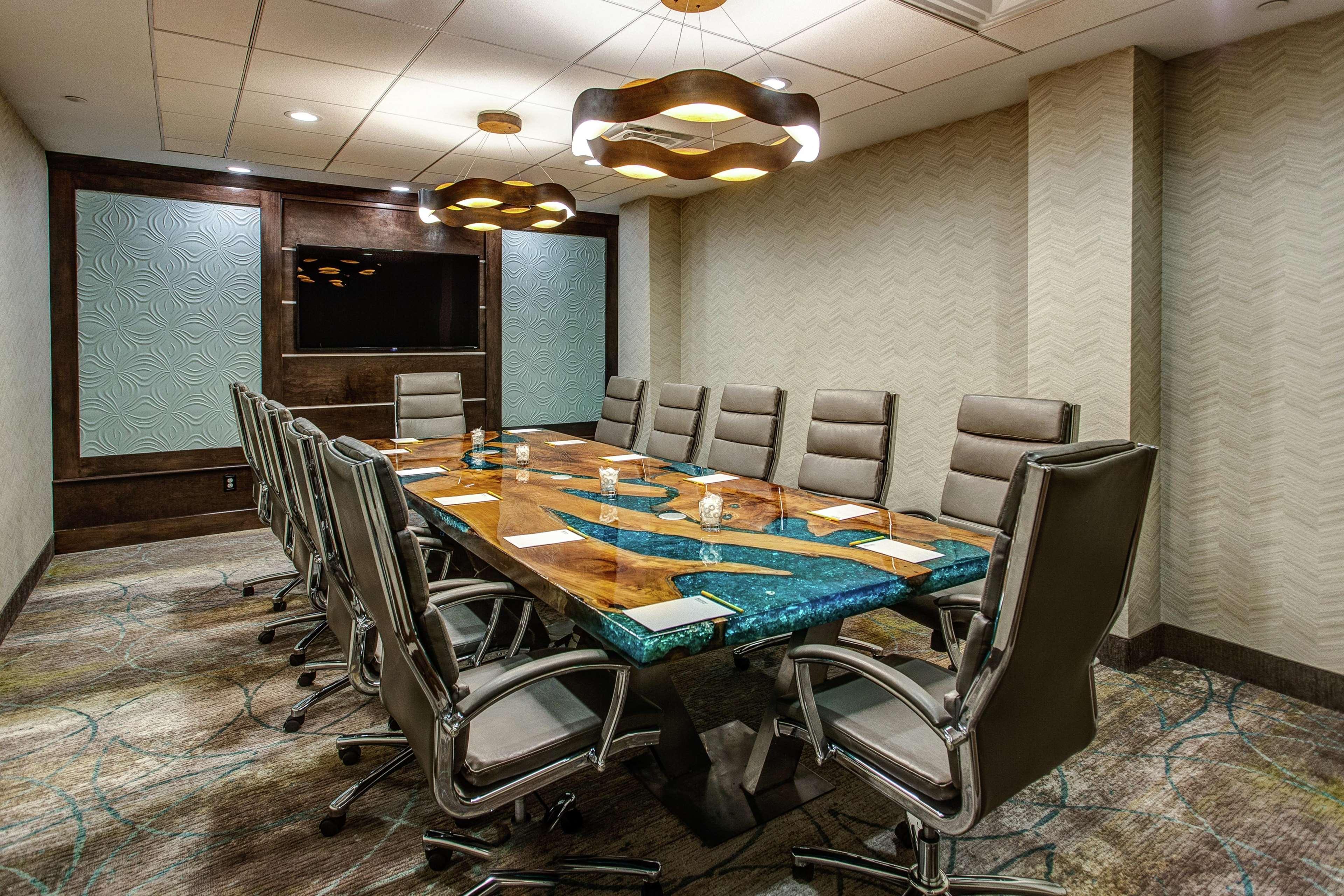 Hilton Garden Inn Топика Экстерьер фото