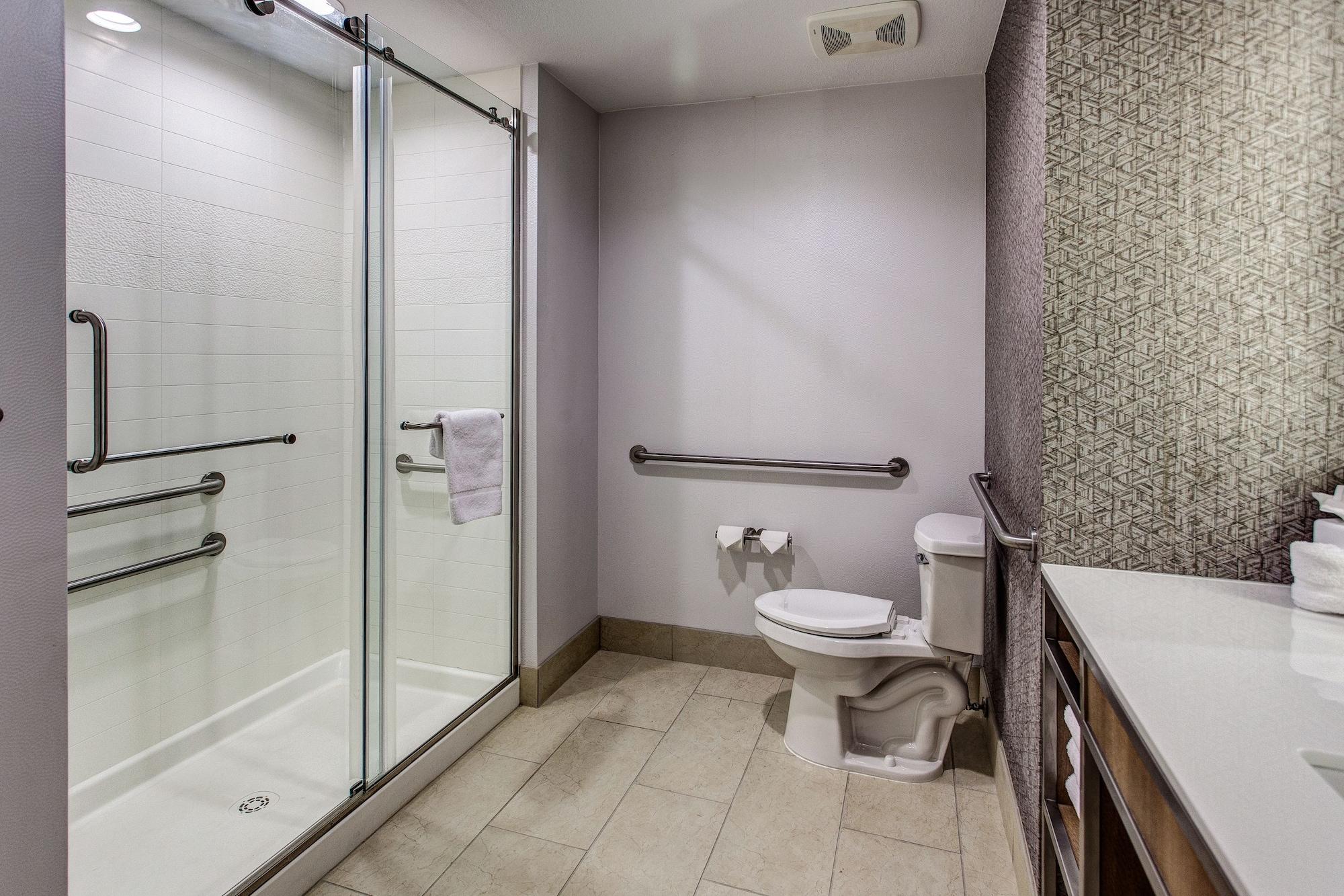 Hilton Garden Inn Топика Экстерьер фото