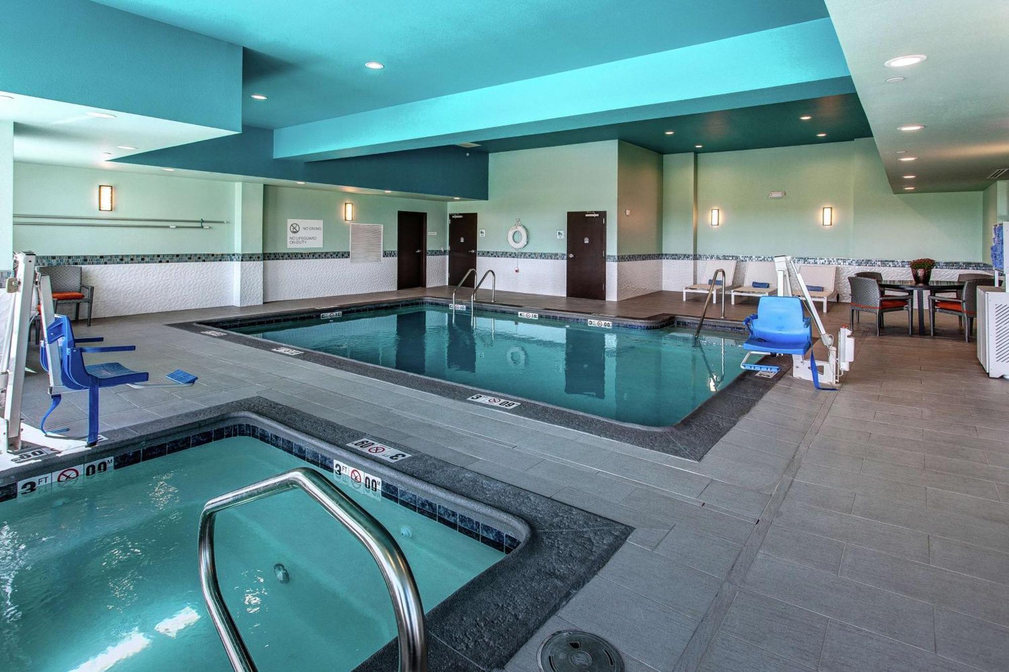 Hilton Garden Inn Топика Экстерьер фото