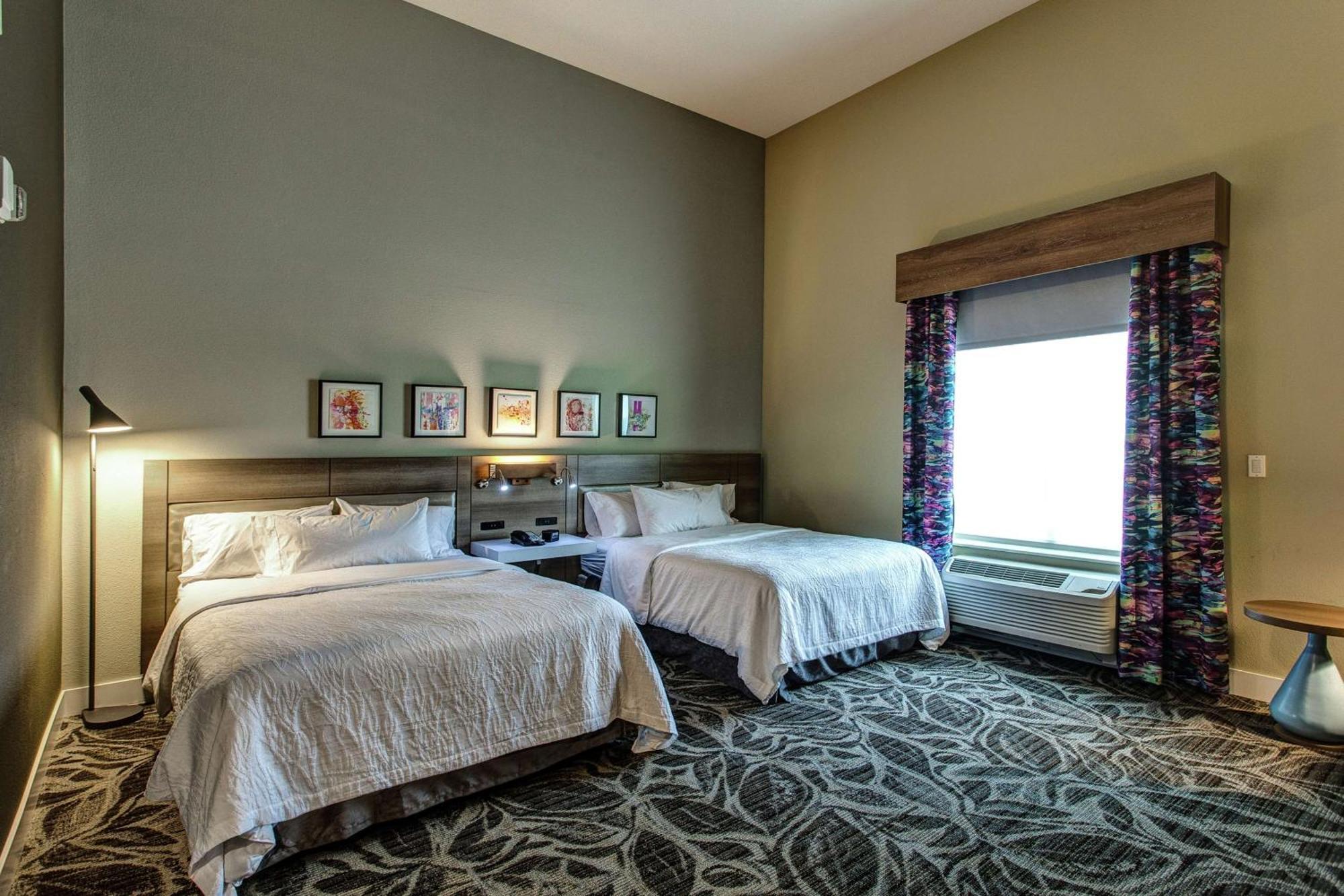 Hilton Garden Inn Топика Экстерьер фото