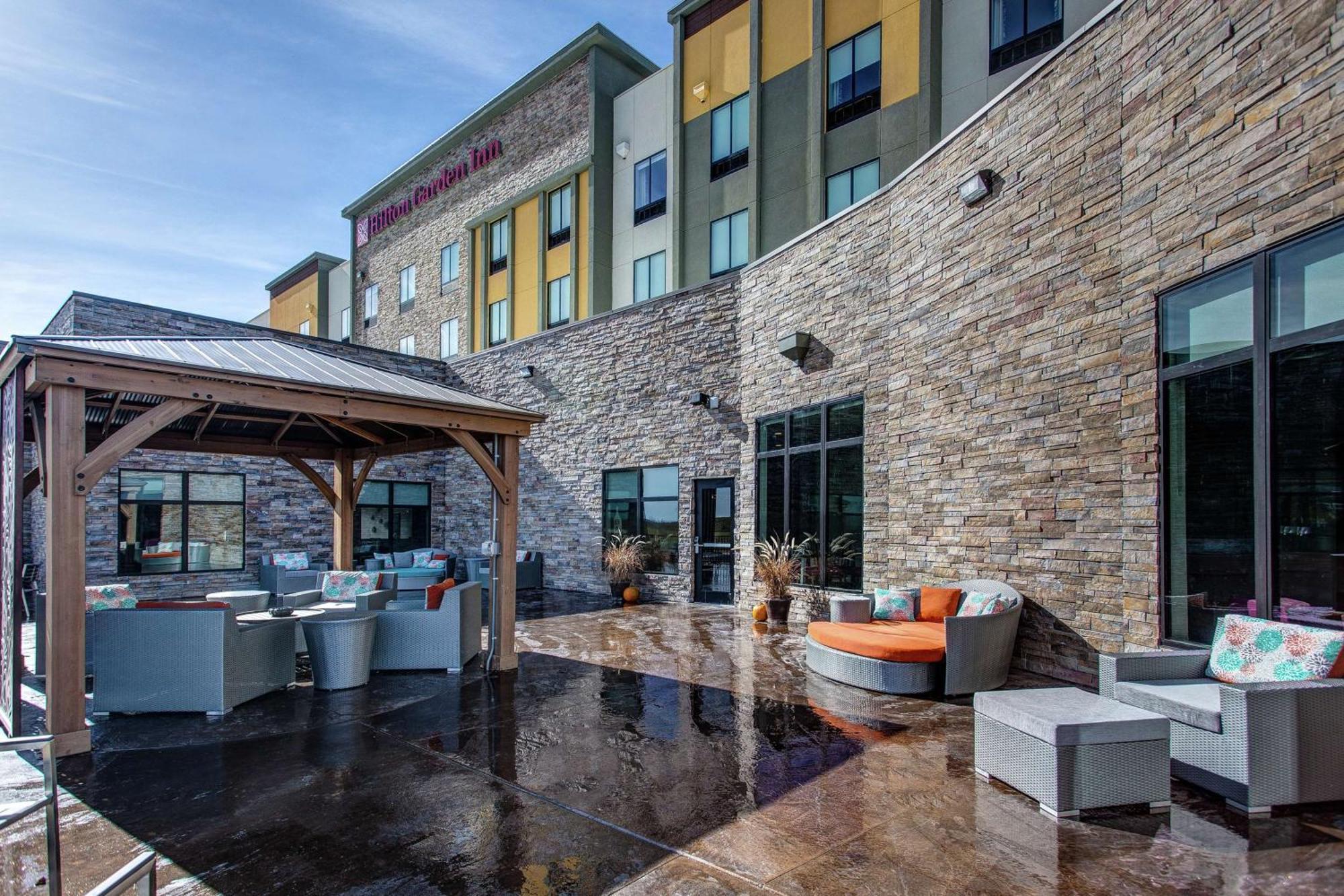 Hilton Garden Inn Топика Экстерьер фото