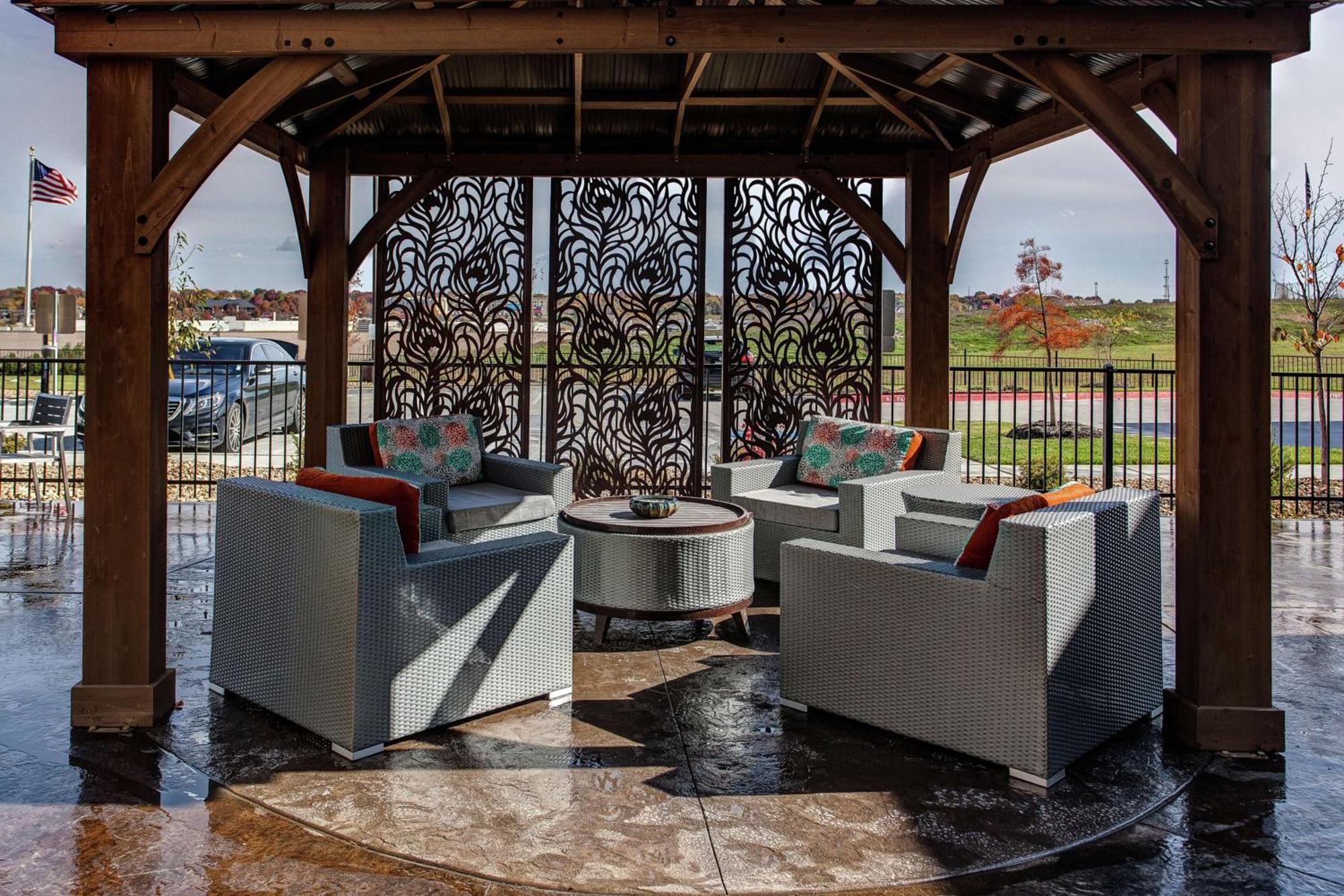 Hilton Garden Inn Топика Экстерьер фото
