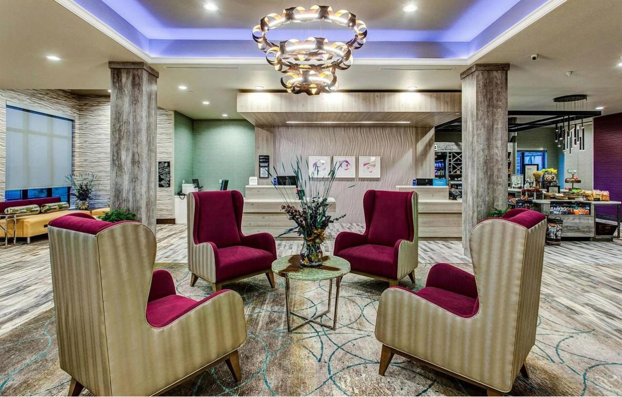 Hilton Garden Inn Топика Экстерьер фото